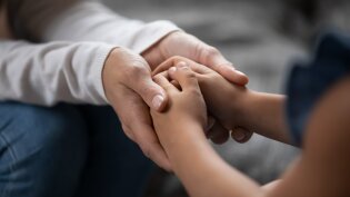 Niewyobrażalne skutki "strasznych mitów". Z czego dzieci nie "wyrosną"?